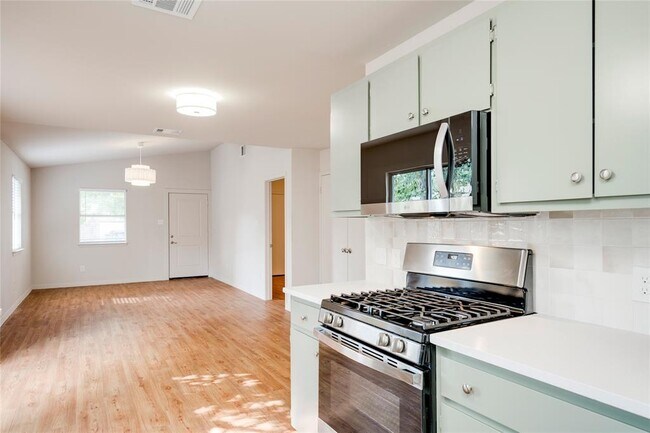 Building Photo - 8110 Willet Trail