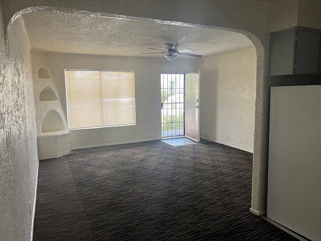 Building Photo - Affordable 2 Bedroom Condo in Central Las ...