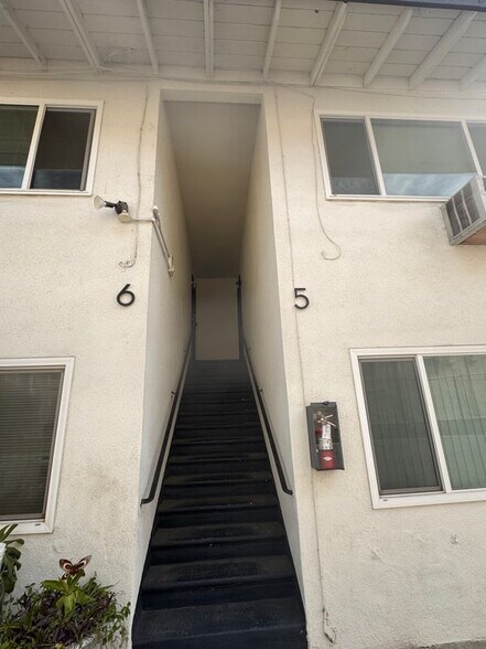 Building Photo - 8231 Tapia Via Dr