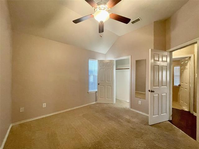 Building Photo - 3210 W Glenwood Dr