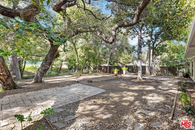 Building Photo - 15543 Del Gado Dr