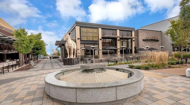 Building Photo - 15505 John Diskin Cir