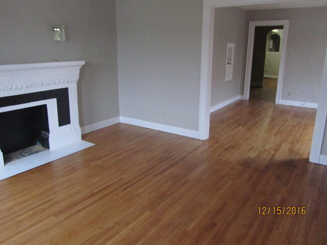 Building Photo - Nice Duplex for Rent close to Midtown - Pl...