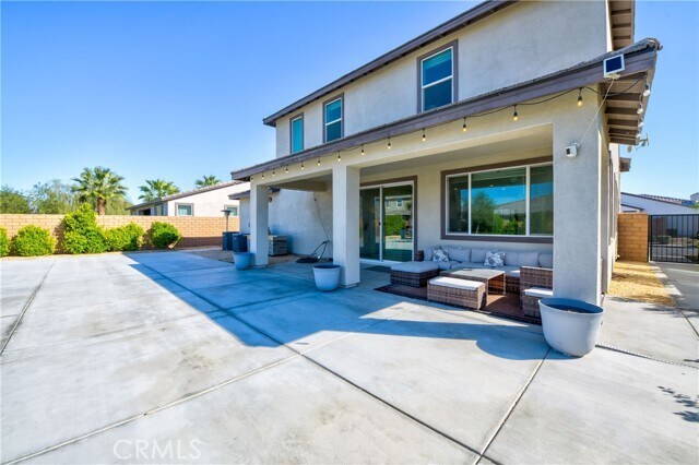 Building Photo - 50105 Rocamora St