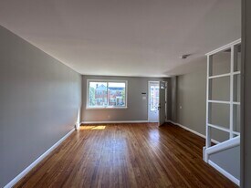 Building Photo - 7444 Berkshire Rd