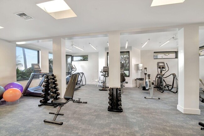 Building Photo - 5080 N Ocean Dr