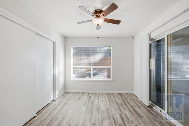 Building Photo - 1514 Parker Ln