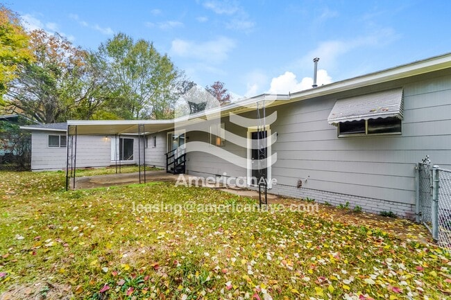 Building Photo - 1047 Garden Park Dr