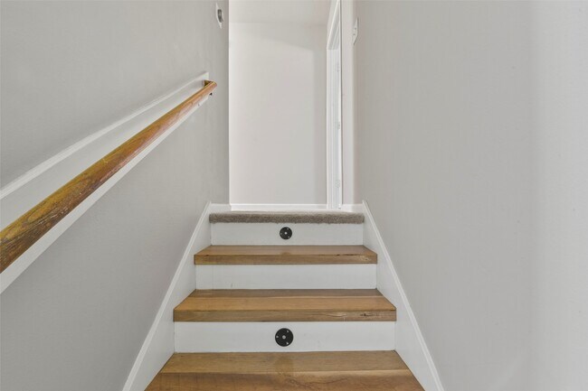 Building Photo - 15819 Misty Loch Ln