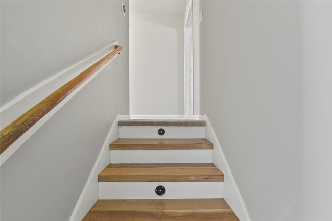 Building Photo - 15875 Misty Loch Ln