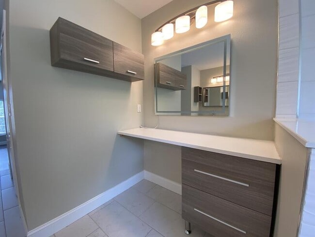 Building Photo - 4115 Andover Cay Blvd