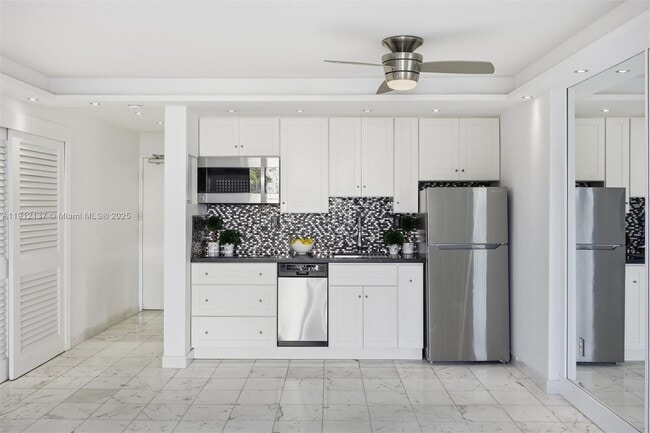 Building Photo - 401 Ocean Dr