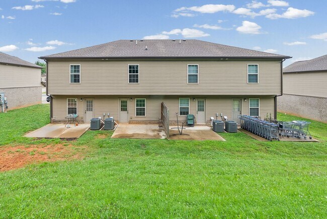 Building Photo - 148 Center Pointe Dr