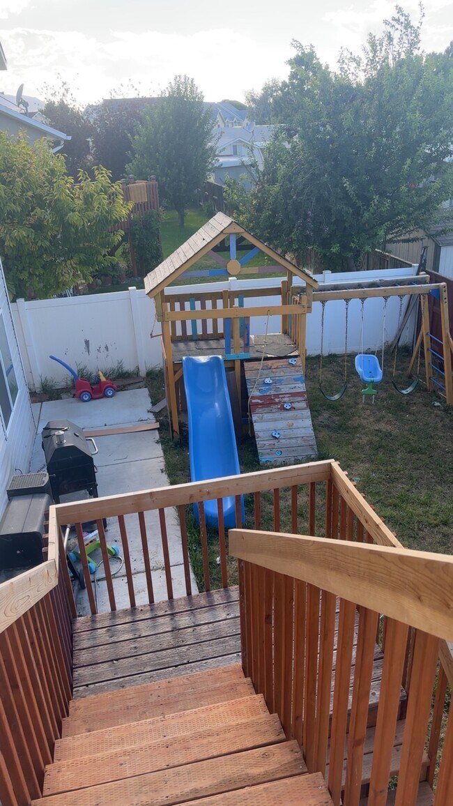 Building Photo - 3364 Brookway Dr
