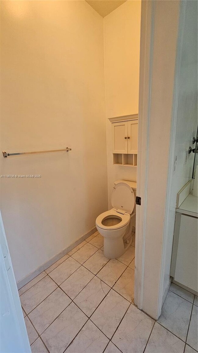 Building Photo - 2255 Anchor Ct