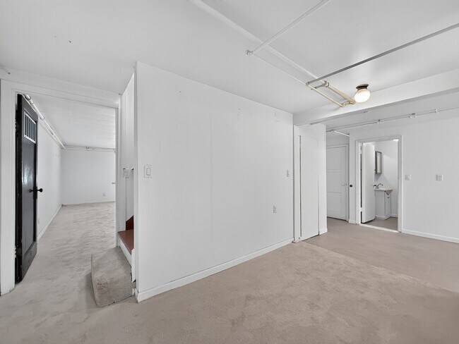 Building Photo - 3535 S 126th St