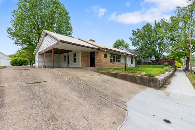 Building Photo - Charming Home in Jackson