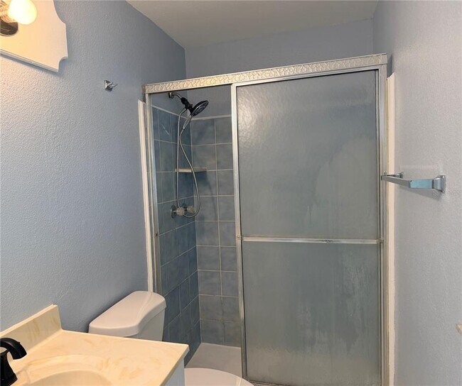 Building Photo - 208 Flamingo Dr