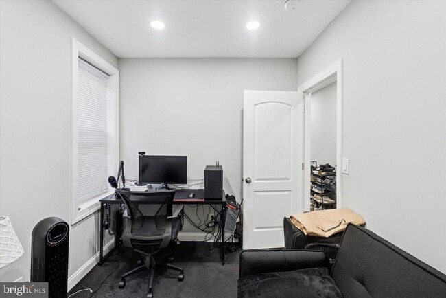 Building Photo - 4024 Parkside Ave