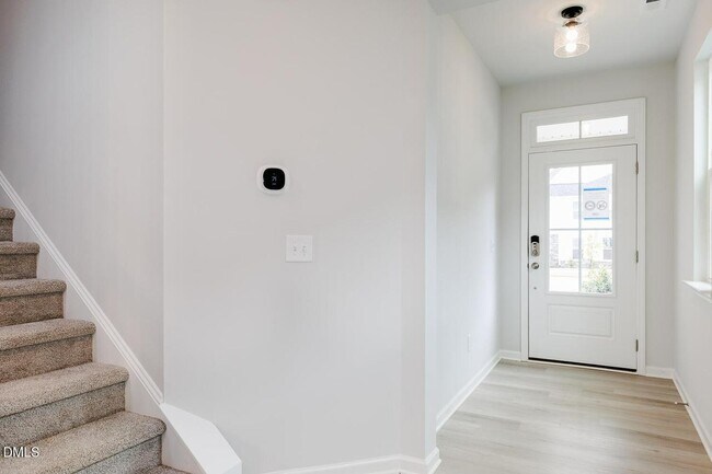 Building Photo - 152 Kobus Ct