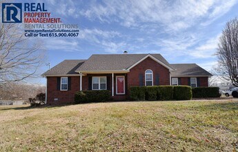 Building Photo - 3BR/2BA south Mboro 2-car garage, fenced backyard with brand new patio!