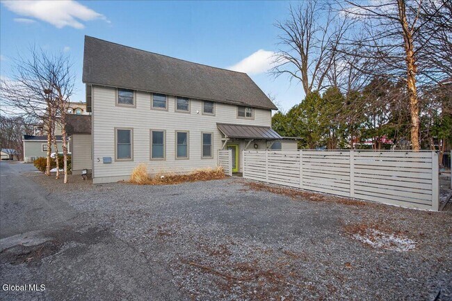 Building Photo - 5 Swanner Ln