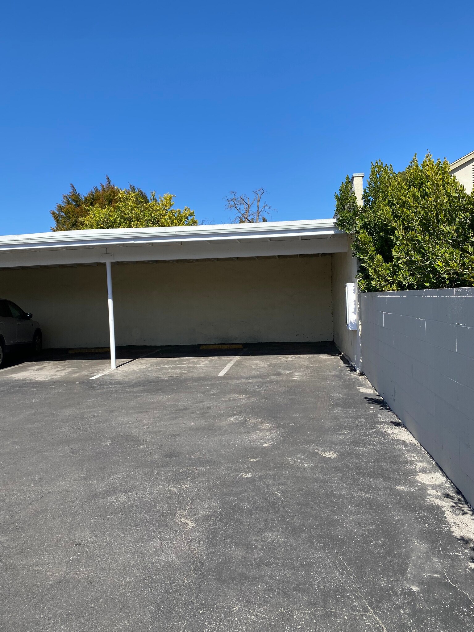 Building Photo - 12351 Oxnard St