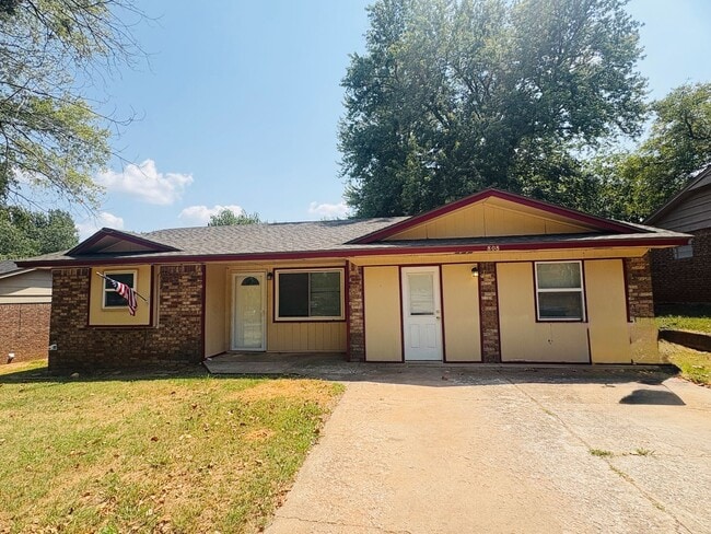 Building Photo - 808 Catherine Dr