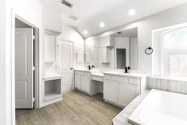 Building Photo - 21823 Mystic Point Ct