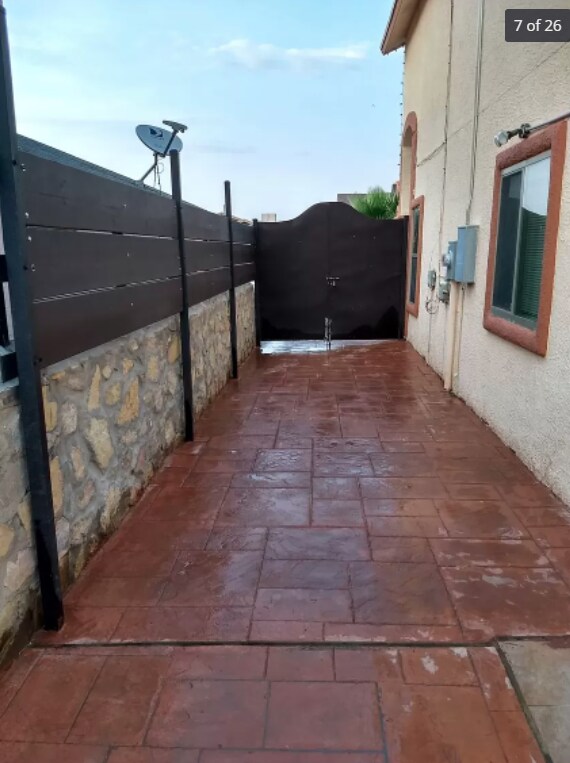 Building Photo - 14172 Tierra Halcon Dr