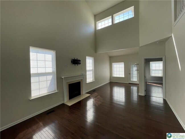 Building Photo - 1350 Caspian St