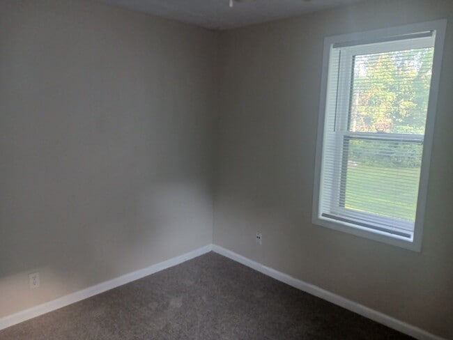 Building Photo - 3bdr/1.5bth house in Raytown, MO