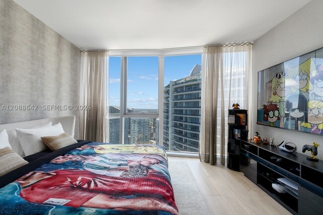 Building Photo - 300 Biscayne Blvd