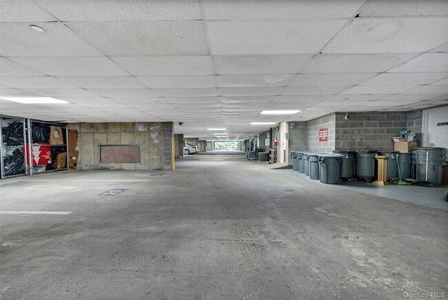 Building Photo - 701 Pelham Rd