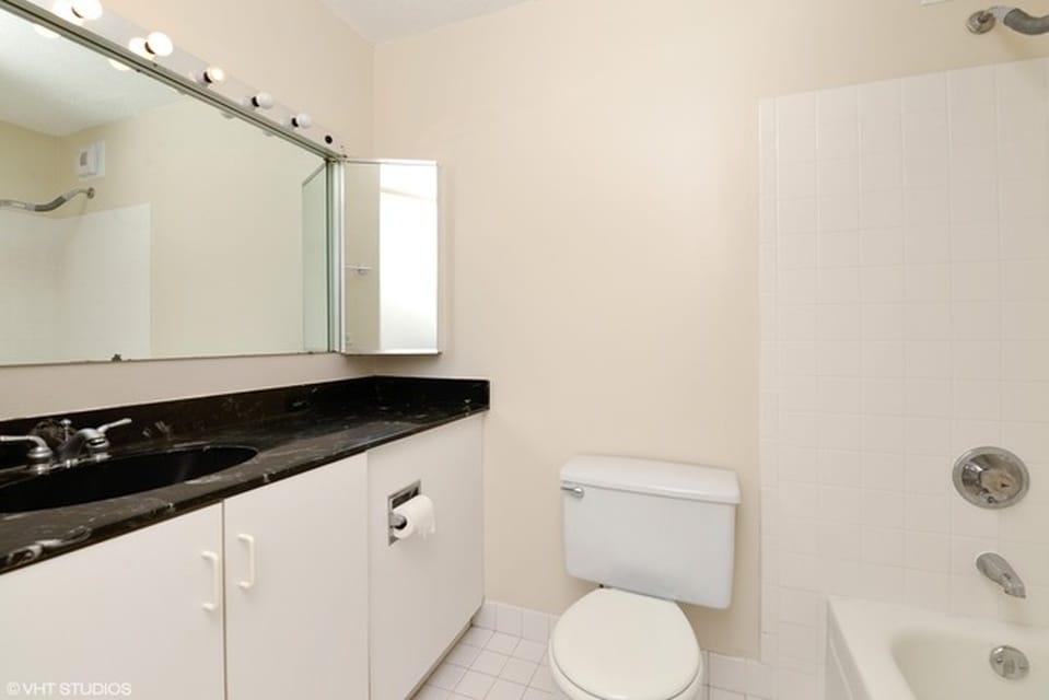 Building Photo - 405 N Wabash Ave