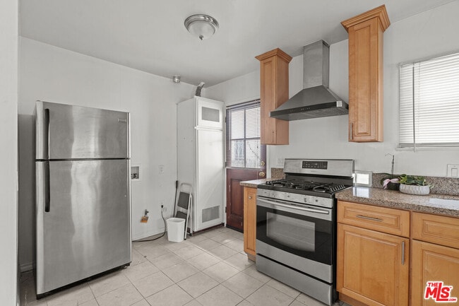 Building Photo - 3600 Kelton Ave