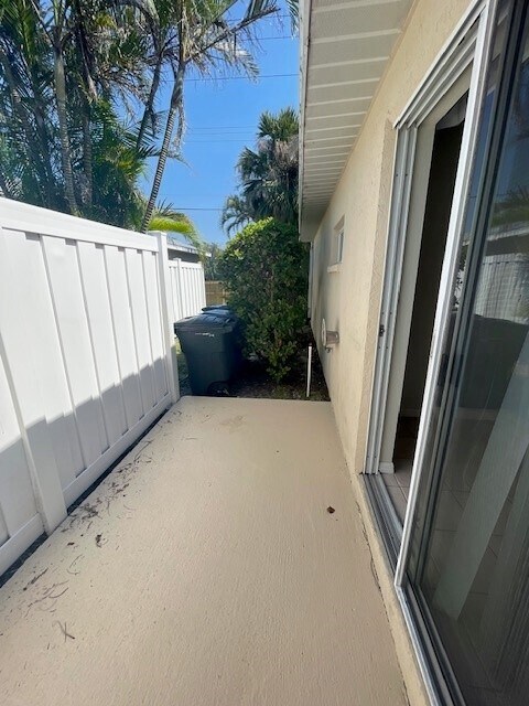 Building Photo - 1869 Highland Rd