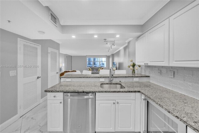 Building Photo - 2501 S Ocean Dr