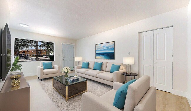 Building Photo - 1676 W 42nd St