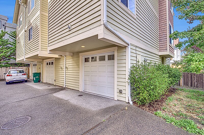 Building Photo - 11709-11716 16th Ave NE