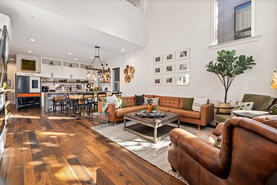 Building Photo - 510 SE Tourmaline Mews