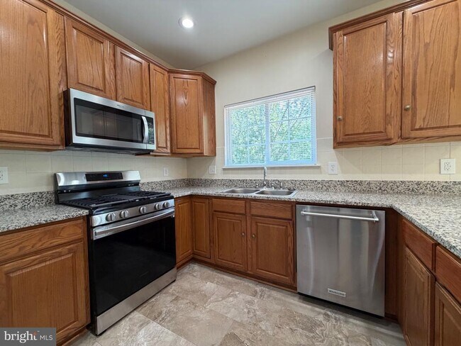 Building Photo - 359 Snyder Ln