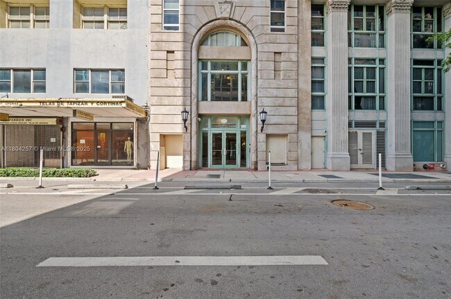 Building Photo - 111 E Flagler St