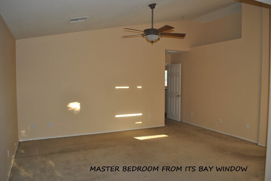 Building Photo - 16519 N 71st Ave