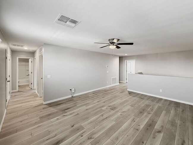 Building Photo - Home in Litchfield Park at Canyon Views! 5bd 4.5ba