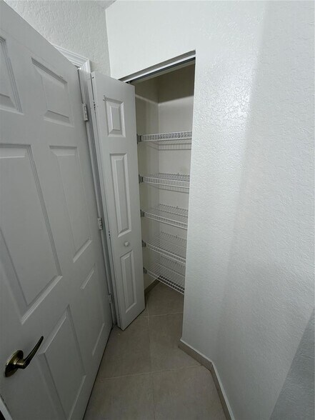 Building Photo - 3340 Palomino Dr