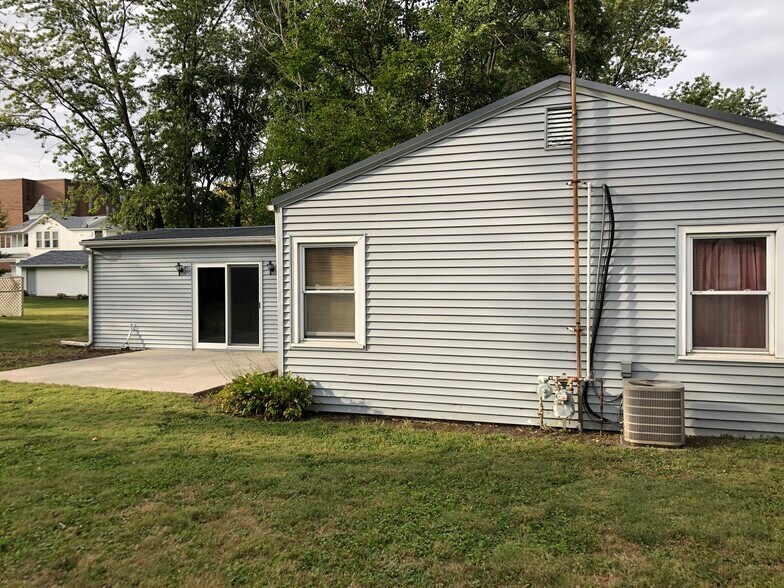 Back Yard - 518 S Chestnut St