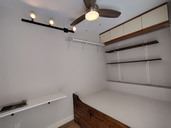 Building Photo - ***AVAILABLE NOW***Modern Micro Unit – Ste...