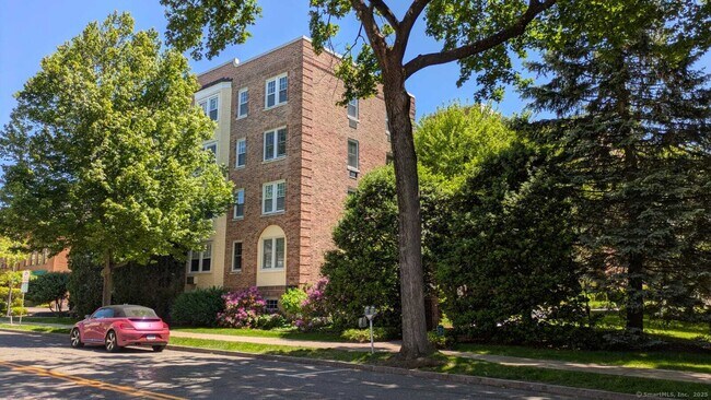 Building Photo - 169 Mason St