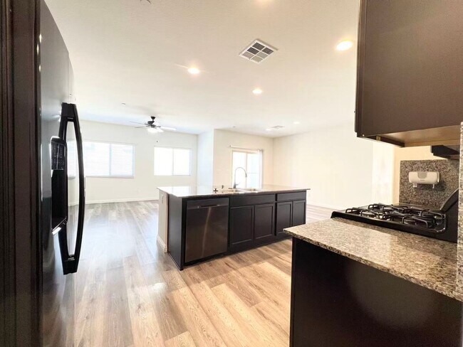 Building Photo - Modern two-story single-family home